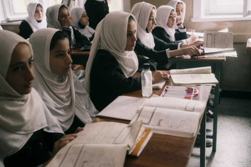 aulas clandestinas afganas