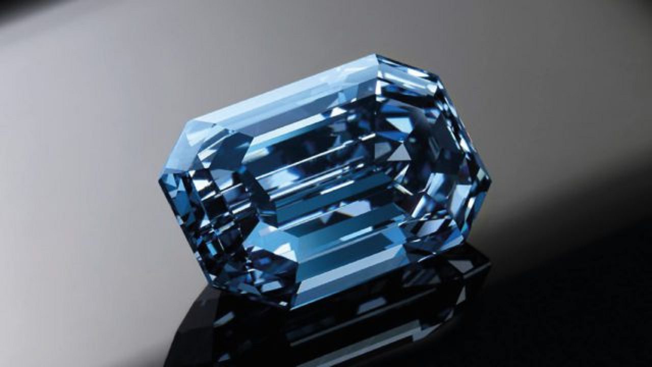 subastan diamante azul