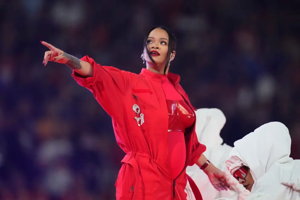 Rihanna embarazo superbowl
